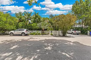 1227 Washington St, Key West, FL 33040 - Photo 35