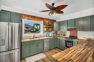 247 W Seaview Cir, Duck Key, FL 33050 - Photo 9