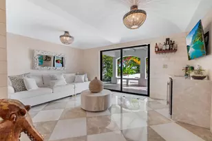 210 W Seaview Cir, Duck Key, FL 33050 - Photo 7