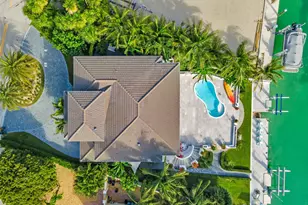 210 W Seaview Cir, Duck Key, FL 33050 - Photo 9