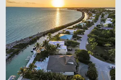 210 W Seaview Circle, Duck Key, FL 33050 - Photo 57