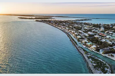 210 W Seaview Circle, Duck Key, FL 33050 - Photo 59