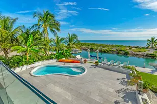 210 W Seaview Cir, Duck Key, FL 33050 - Photo 21