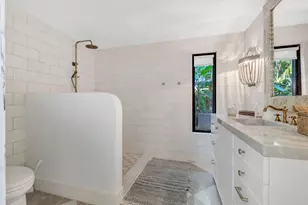 210 W Seaview Cir, Duck Key, FL 33050 - Photo 39