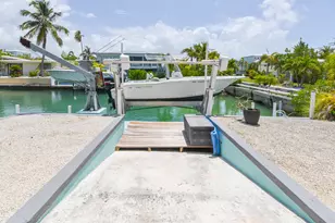 887 Bay Dr, Summerland Key, FL 33042 - Photo 47
