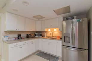 201 E Ocean Dr, Key Colony, FL 33051 - Photo 41