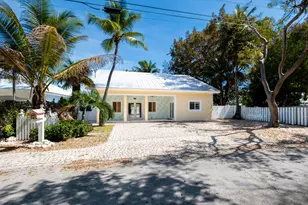 118 1st St, Key Largo, FL 33037 - Photo 1