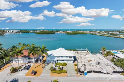900 Shelter Bay Dr Ocean Drive, Key Colony, FL 33051 - Photo 5