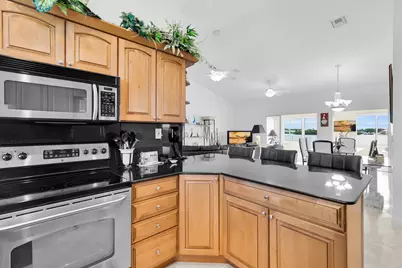 900 Shelter Bay Dr Ocean Drive, Key Colony, FL 33051 - Photo 11