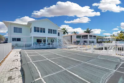 900 Shelter Bay Dr Ocean Drive, Key Colony, FL 33051 - Photo 23