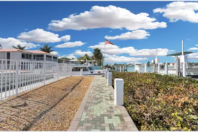 900 Shelter Bay Dr Ocean Drive, Key Colony, FL 33051 - Photo 17