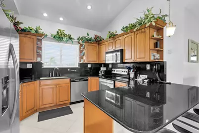 900 Shelter Bay Dr Ocean Drive, Key Colony, FL 33051 - Photo 11