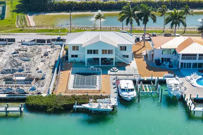 900 Shelter Bay Dr Ocean Drive, Key Colony, FL 33051 - Photo 1