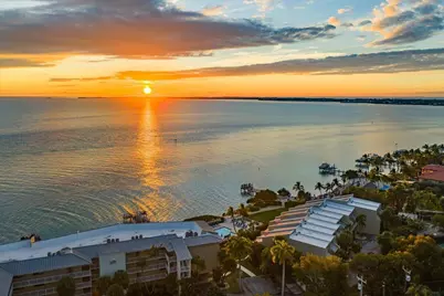 1133 W Ocean Drive #7, Key Colony, FL 33051 - Photo 39