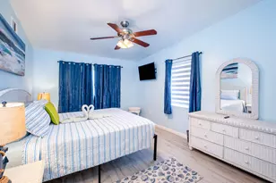 410 10th St, Key Colony, FL 33051 - Photo 13