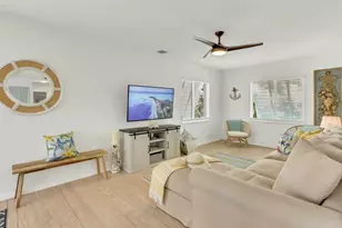 37 Blue Water Dr, Lower Sugarloaf Key, FL 33040 - Photo 11