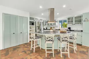 37 Blue Water Dr, Lower Sugarloaf Key, FL 33040 - Photo 5