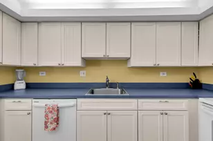 601 W Ocean Dr, Key Colony, FL 33051 - Photo 17