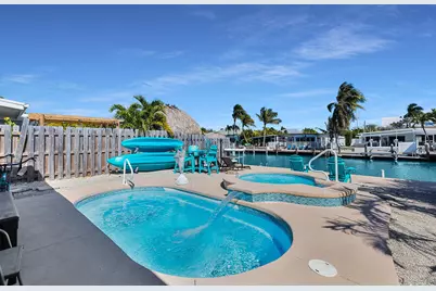 230 11th Street, Key Colony, FL 33051 - Photo 11