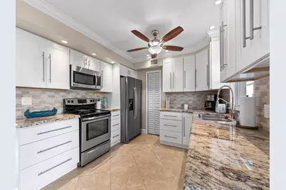 40 High Point Road #D102, Plantation Key, FL 33070 - Photo 9