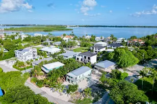 224 W Seaview Dr, Duck Key, FL 33050 - Photo 23