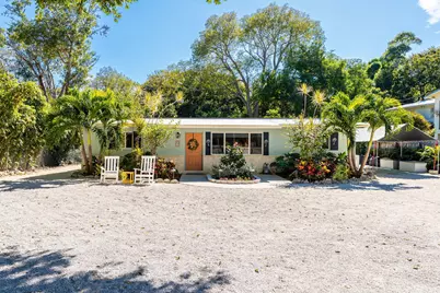 9 Transylvania Avenue, Key Largo, FL 33037 - Photo 1