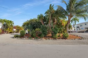 17326 Jamaica Ln, Sugarloaf Key, FL 33042 - Photo 15