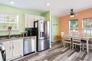 32 Beach Dr, Lower Sugarloaf Key, FL 33040 - Photo 7