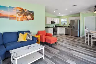 32 Beach Dr, Lower Sugarloaf Key, FL 33040 - Photo 9