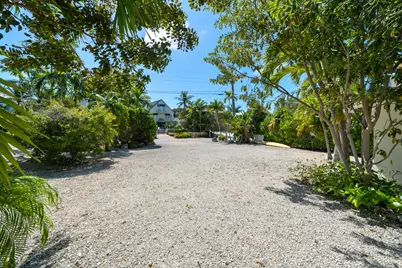 319 Woods Avenue, Upper Sugarloaf Key, FL 33070 - Photo 19