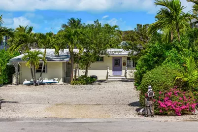 319 Woods Avenue, Upper Sugarloaf Key, FL 33070 - Photo 1