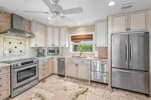 250 W Seaview Cir, Duck Key, FL 33050 - Photo 7