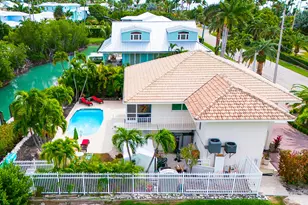 220 15th Cir, Key Colony, FL 33051 - Photo 3
