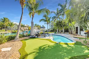 16843 E Point Dr, Sugarloaf Key, FL 33042 - Photo 9