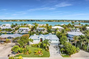 16843 E Point Dr, Sugarloaf Key, FL 33042 - Photo 3