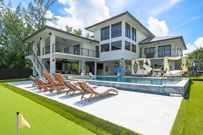 32 N Bounty Lane, Key Largo, FL 33037 - Photo 1