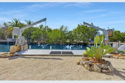 3686 Gulfstream Street, Big Pine Key, FL 33043 - Photo 15