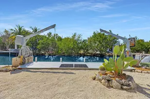 3686 Gulfstream St, Big Pine Key, FL 33043 - Photo 15