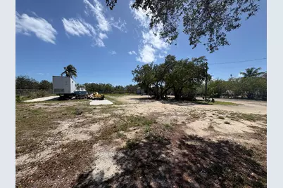 30582 5th Avenue, Big Pine Key, FL 33043 - Photo 5