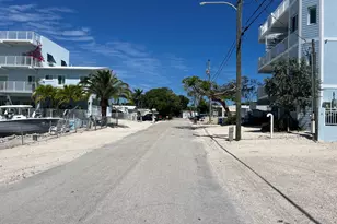 60 Avenue C, Key Largo, FL 33037 - Photo 13
