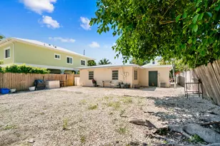 56 SE Marlin Ave, Key Largo, FL 33037 - Photo 13