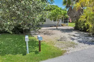 30461 Poinciana Rd, Big Pine Key, FL 33043 - Photo 3