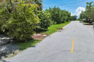 30461 Poinciana Rd, Big Pine Key, FL 33043 - Photo 9