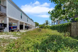 245 41st St, Marathon, FL 33050 - Photo 13