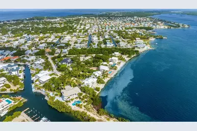 60 Ocean Front Drive, Key Largo, FL 33037 - Photo 9