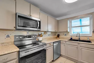 190 10th Street #190, Key Colony, FL 33051 - Photo 11