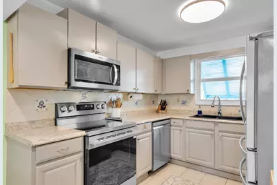 190 10th Street #190, Key Colony, FL 33051 - Photo 9