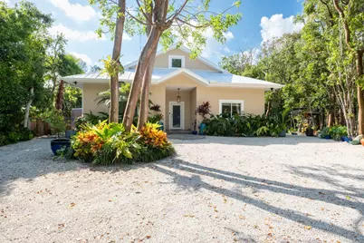 148 Iroquois Street, Plantation Key, FL 33070 - Photo 1