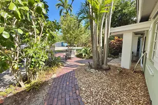 111 N Bay Harbor Dr, Key Largo, FL 33037 - Photo 7