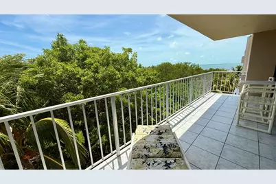 88500 Overseas Highway #APT 424, Upper Sugarloaf Key, FL 33070 - Photo 3